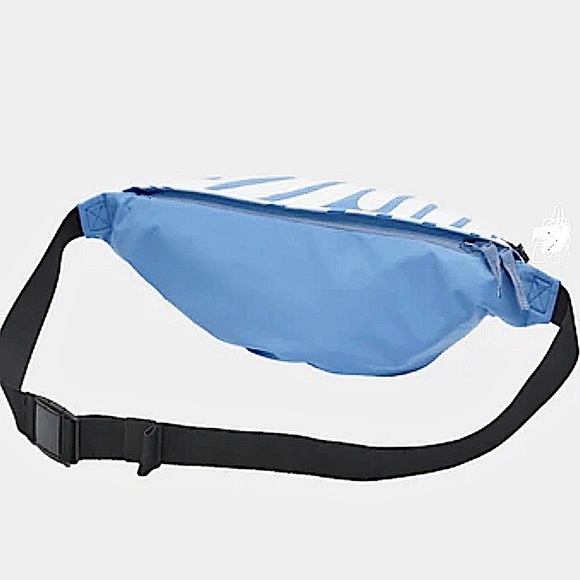 NEW! Limited Edition Las Vegas F1: AlphaTauri UNISEX Crossbody Bag Rare - Picture 3 of 3